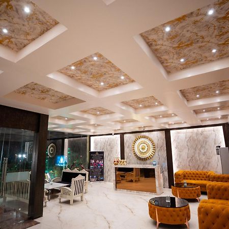 Hotel Radiance Courtyard Varanasi Exteriör bild