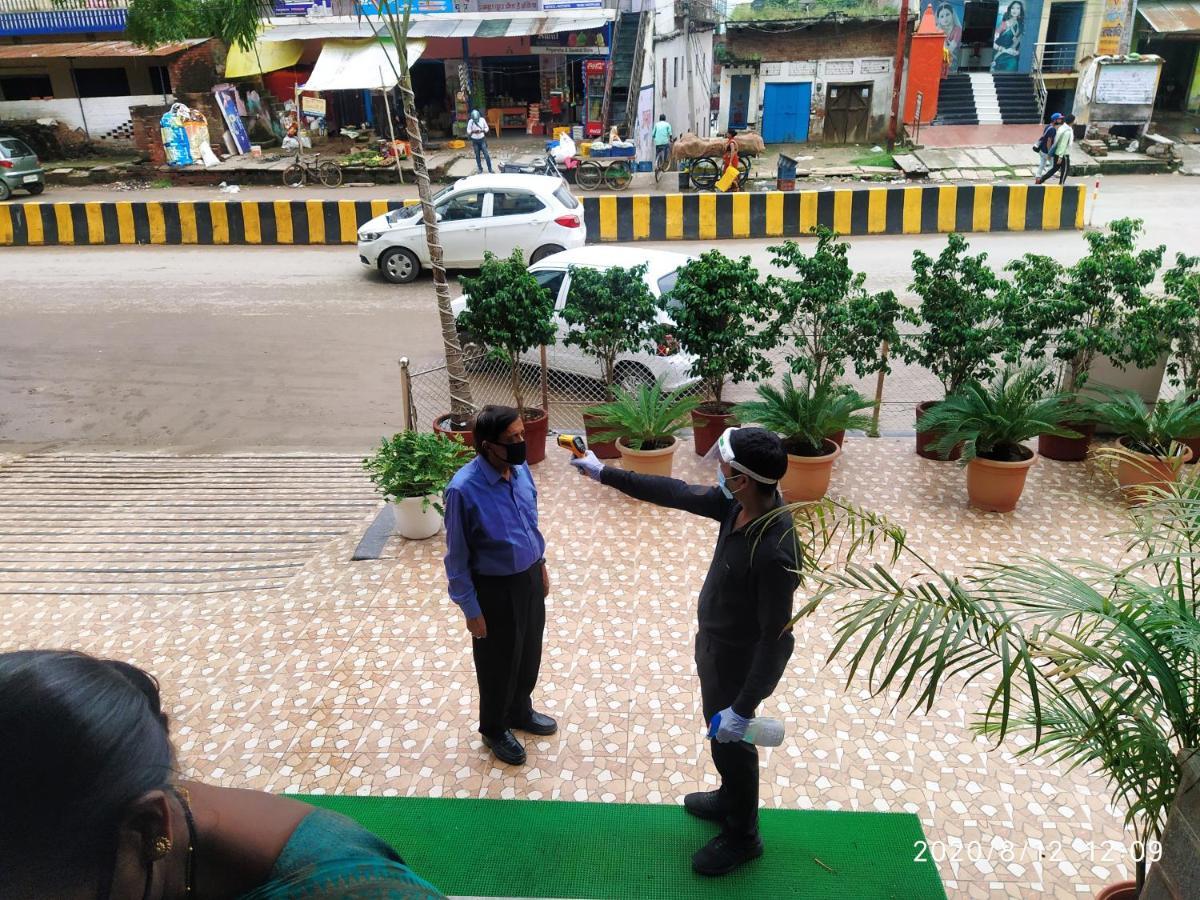 Hotel Radiance Courtyard Varanasi Exteriör bild