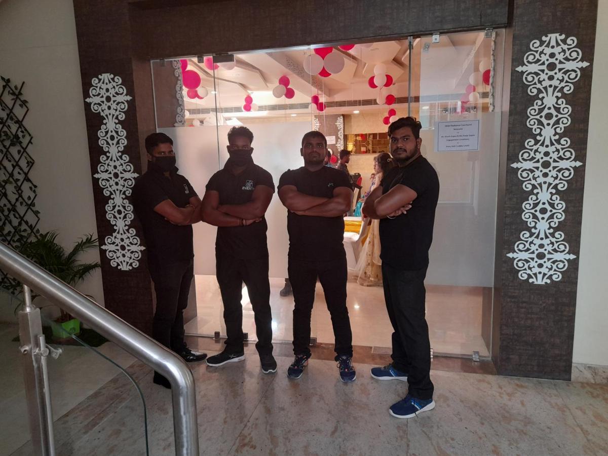 Hotel Radiance Courtyard Varanasi Exteriör bild