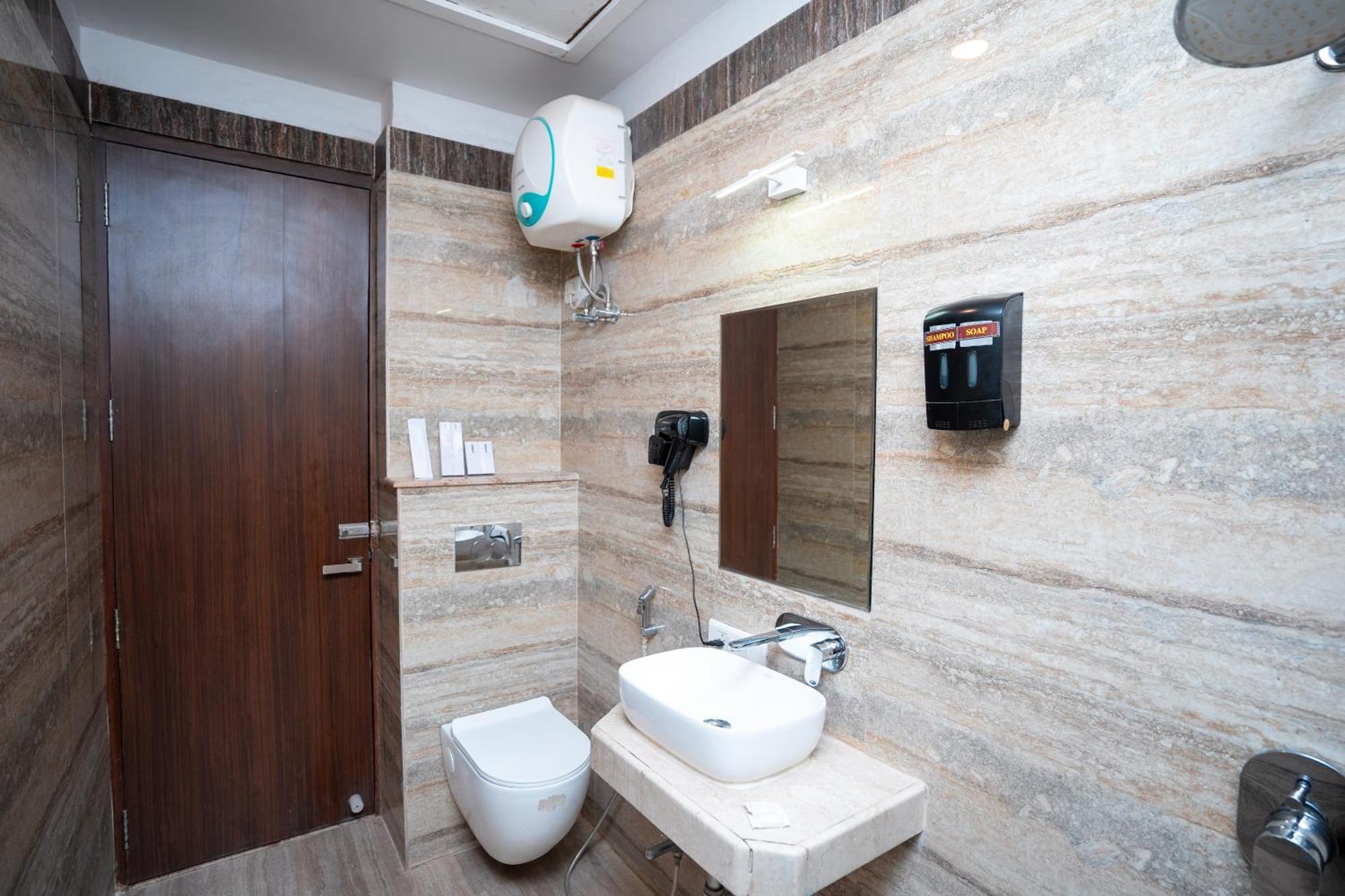 Hotel Radiance Courtyard Varanasi Exteriör bild