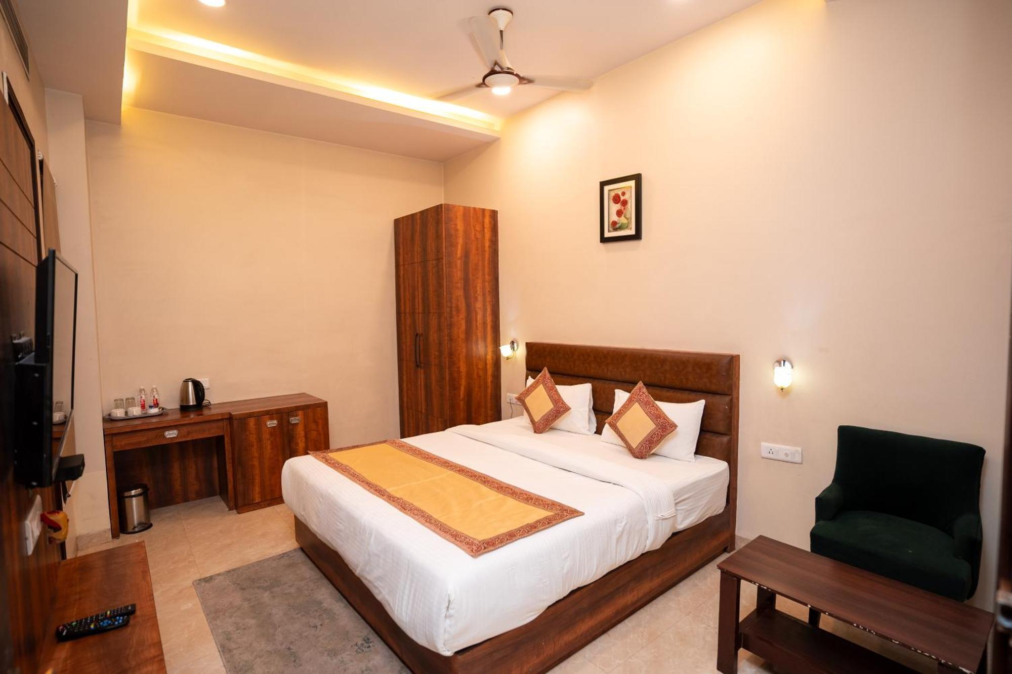 Hotel Radiance Courtyard Varanasi Exteriör bild