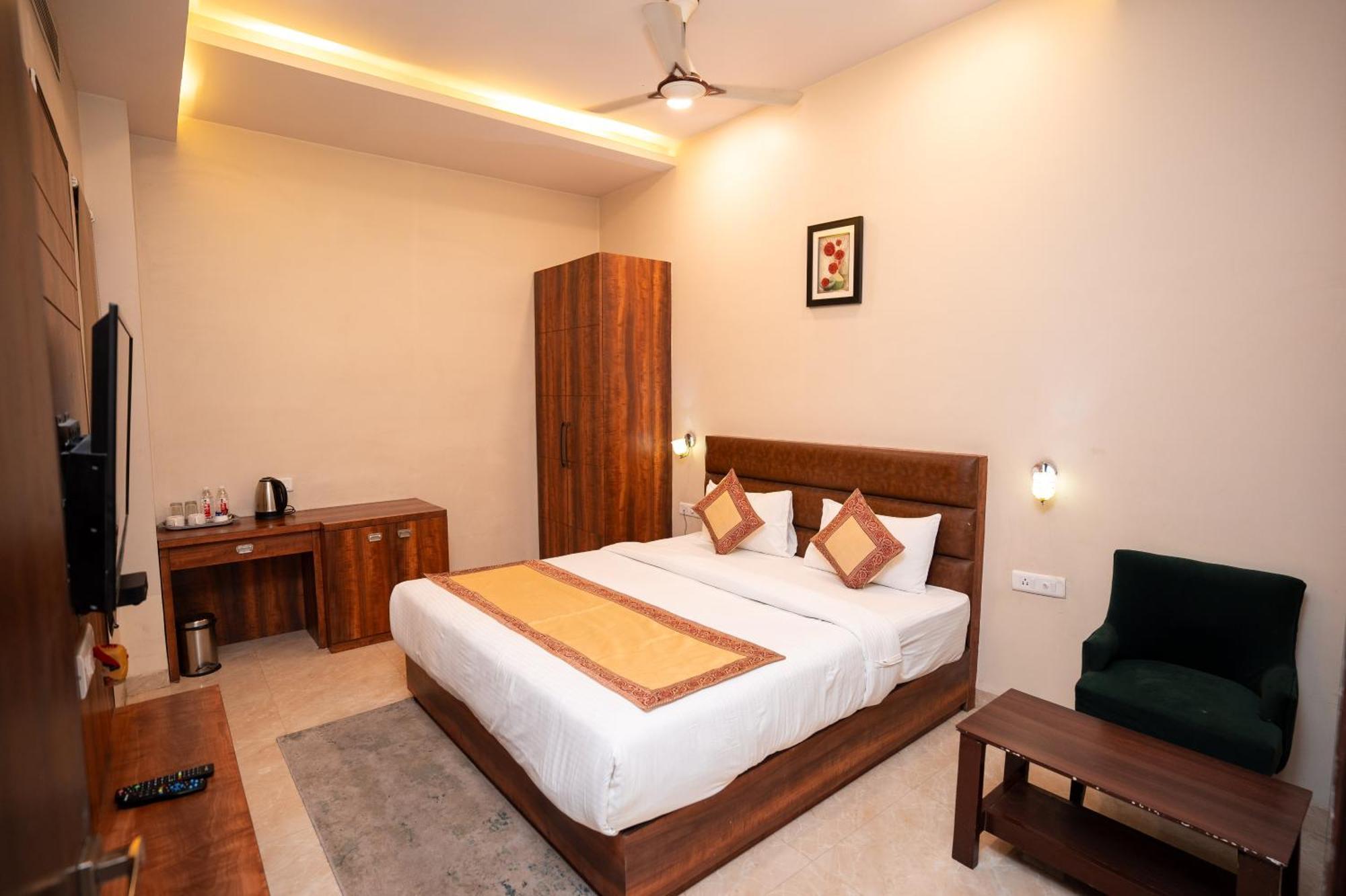 Hotel Radiance Courtyard Varanasi Exteriör bild