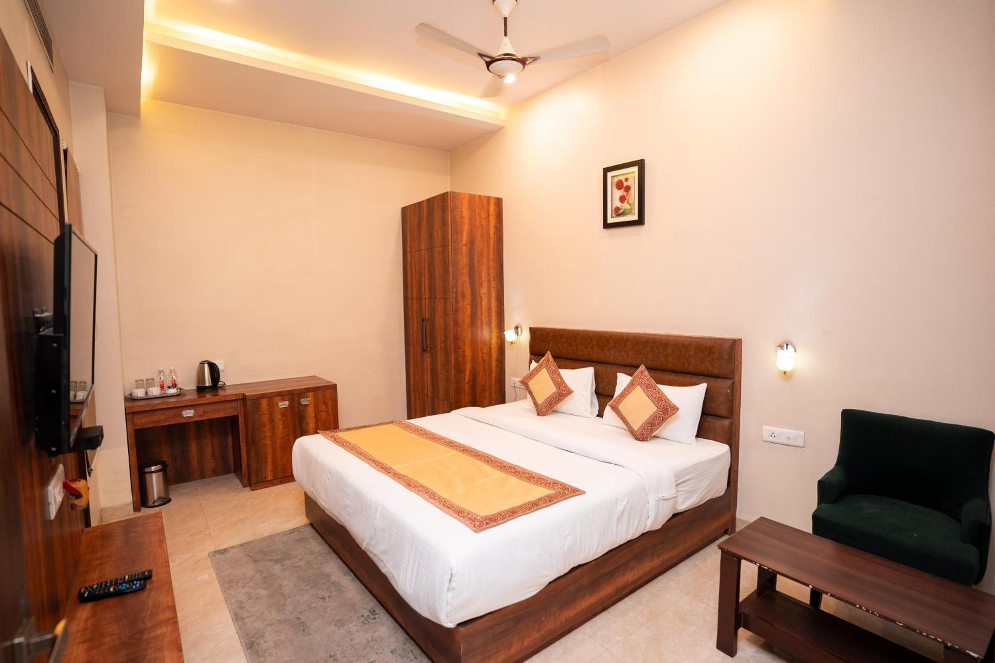Hotel Radiance Courtyard Varanasi Exteriör bild