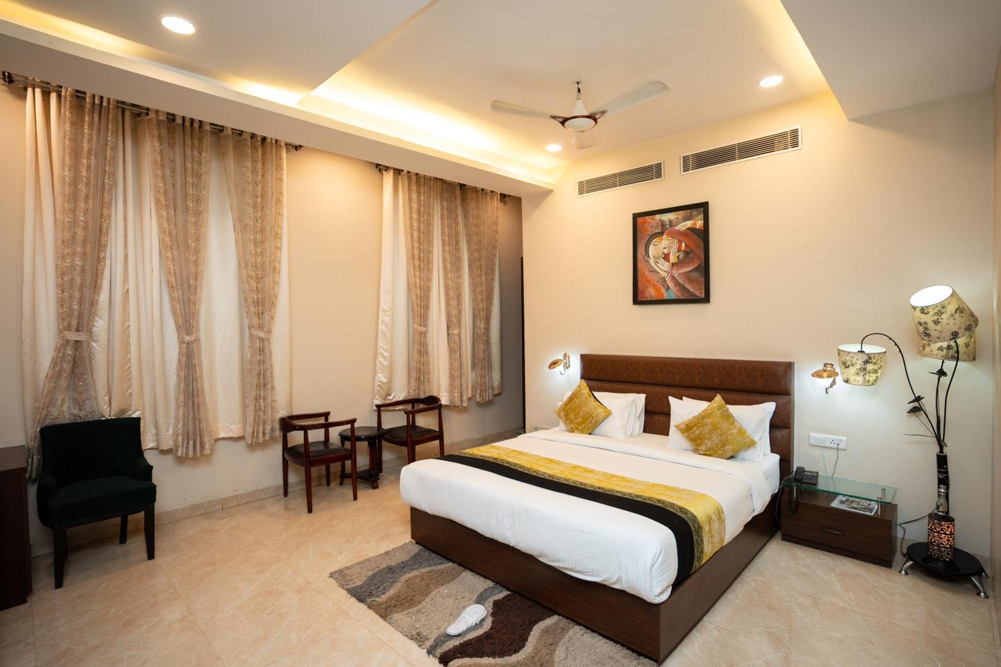 Hotel Radiance Courtyard Varanasi Exteriör bild