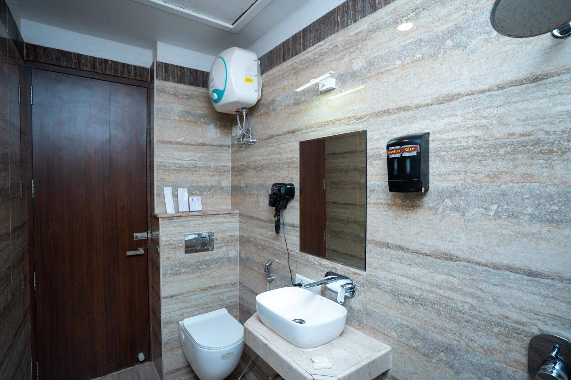 Hotel Radiance Courtyard Varanasi Exteriör bild