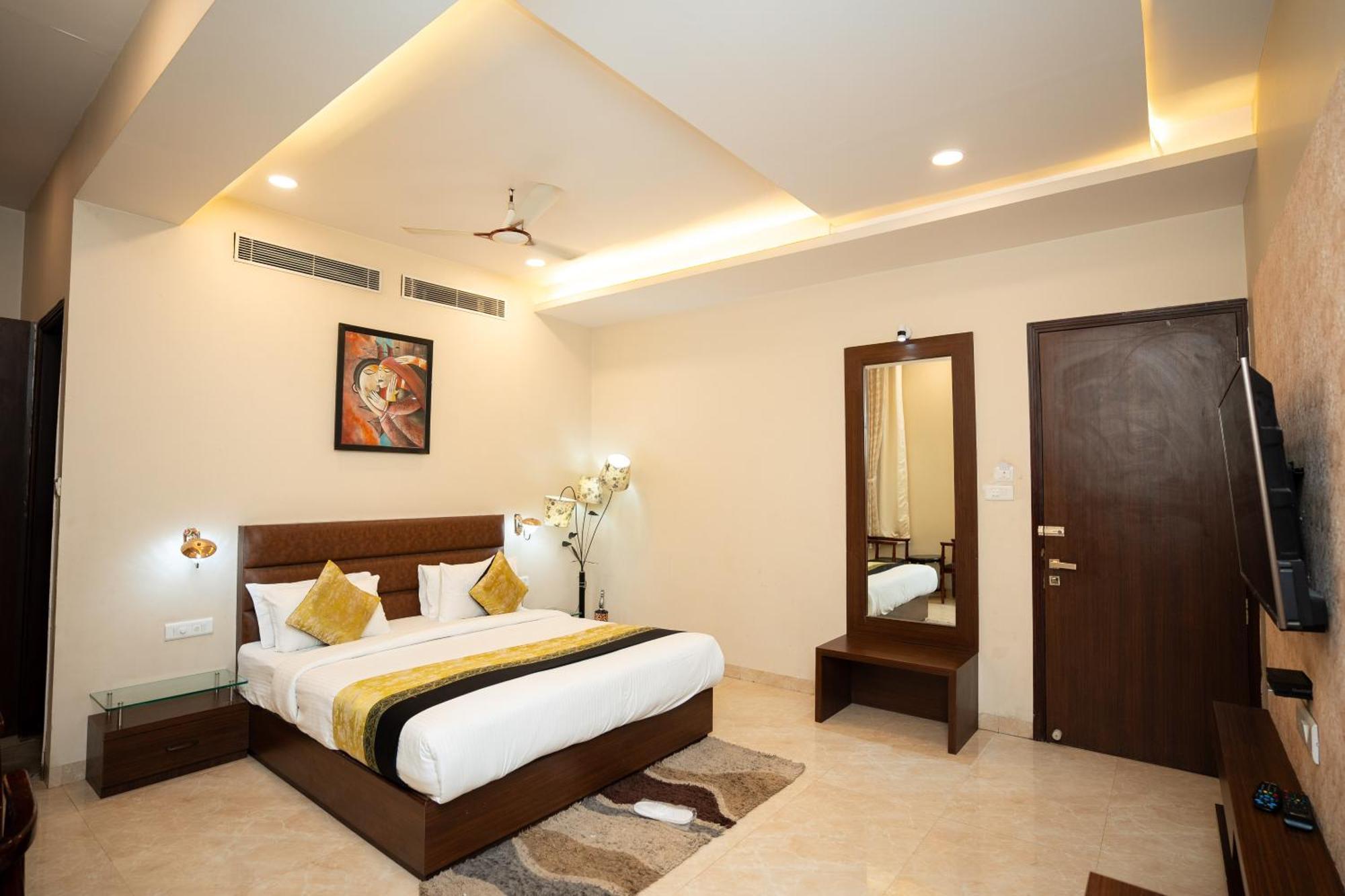 Hotel Radiance Courtyard Varanasi Exteriör bild