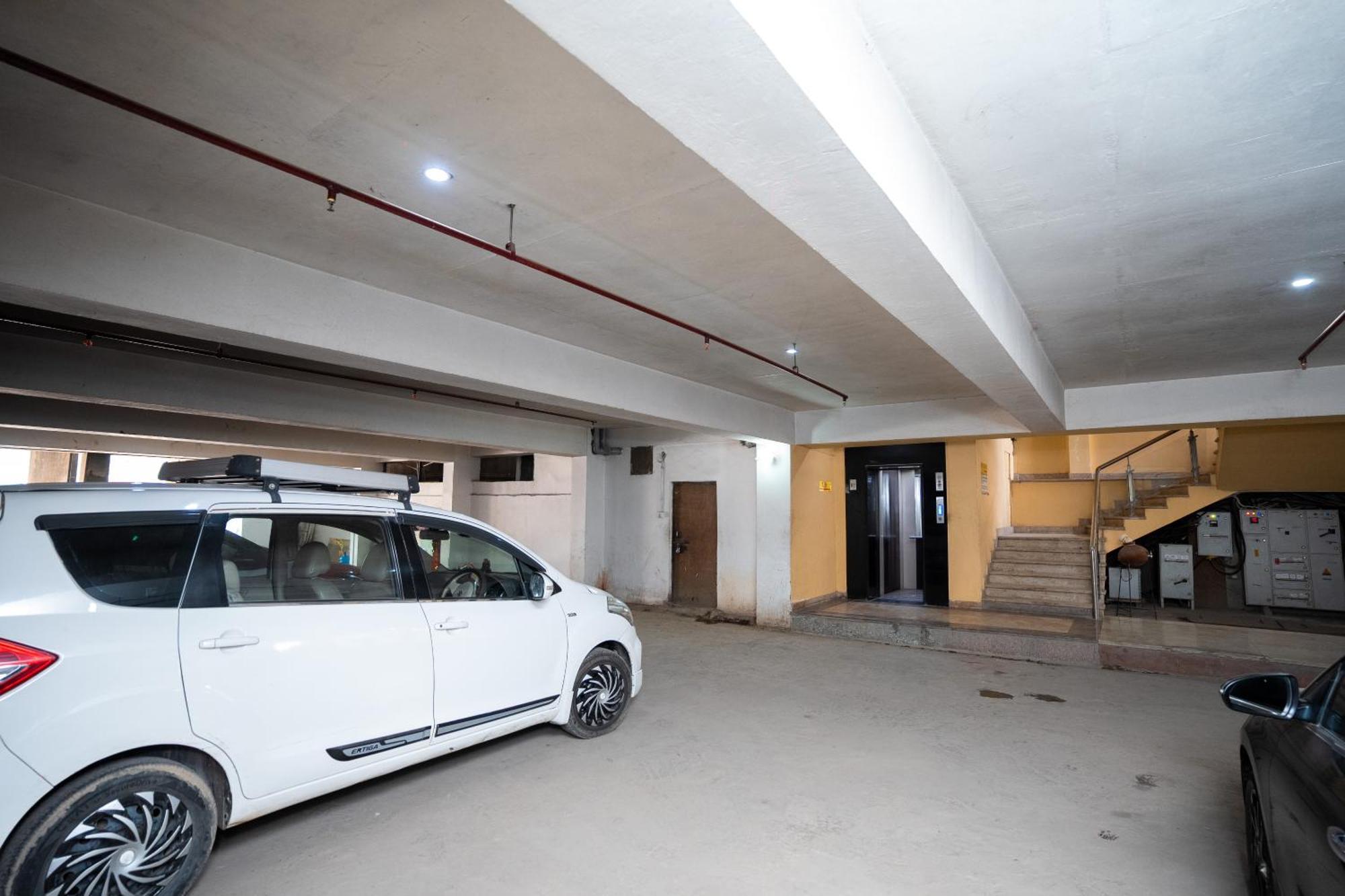 Hotel Radiance Courtyard Varanasi Exteriör bild