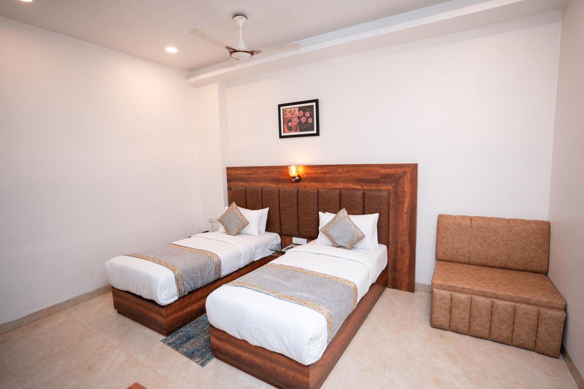 Hotel Radiance Courtyard Varanasi Exteriör bild