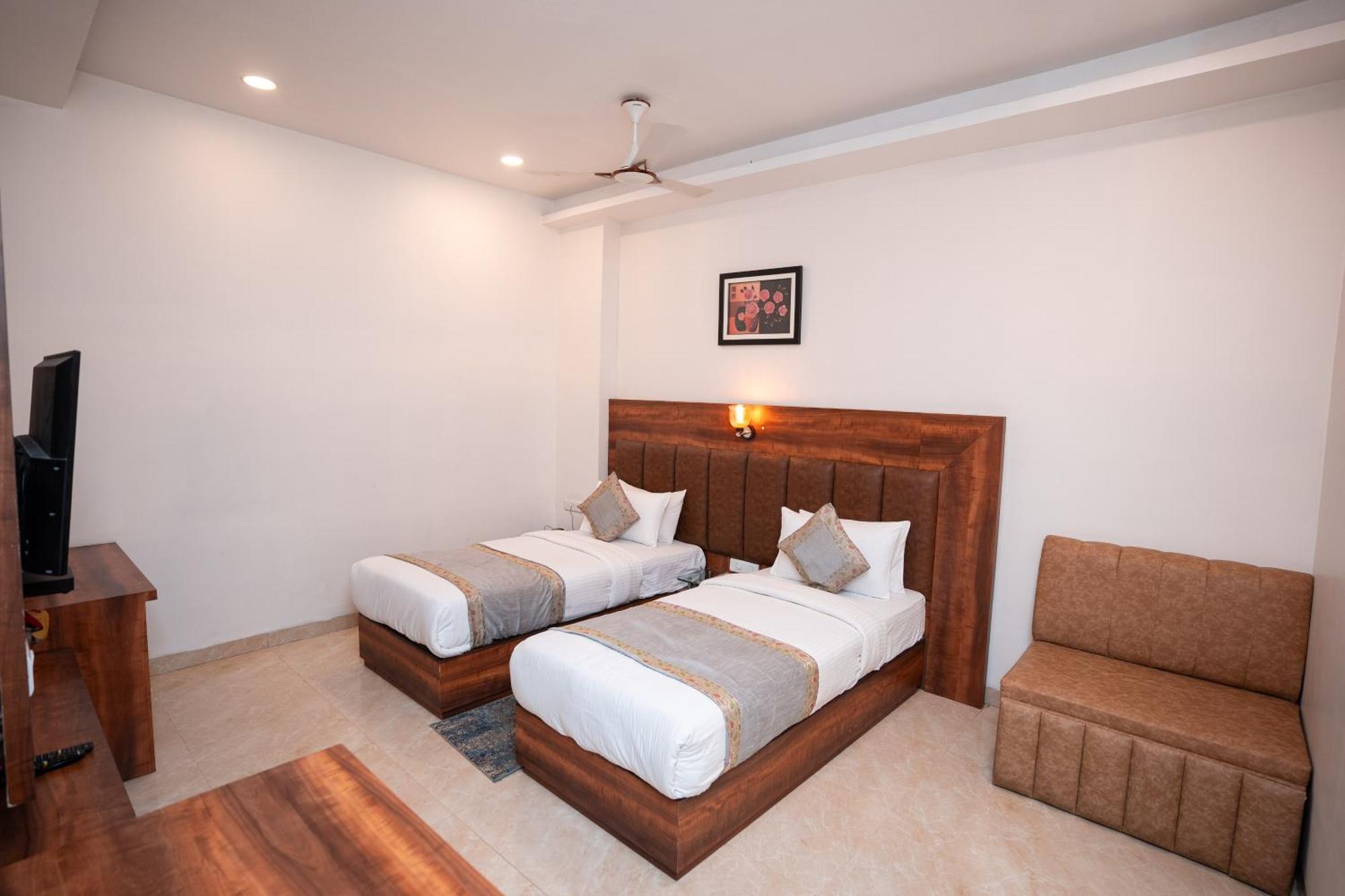 Hotel Radiance Courtyard Varanasi Exteriör bild
