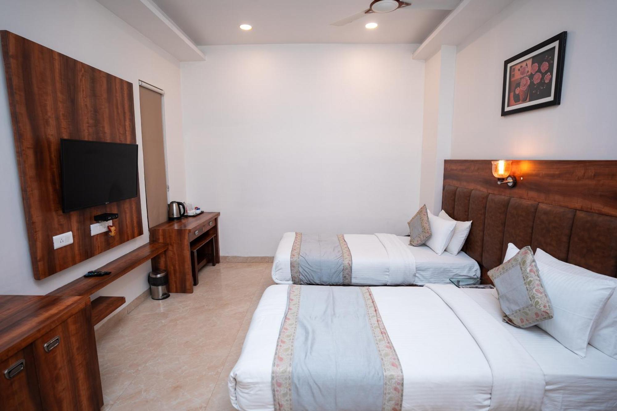 Hotel Radiance Courtyard Varanasi Exteriör bild