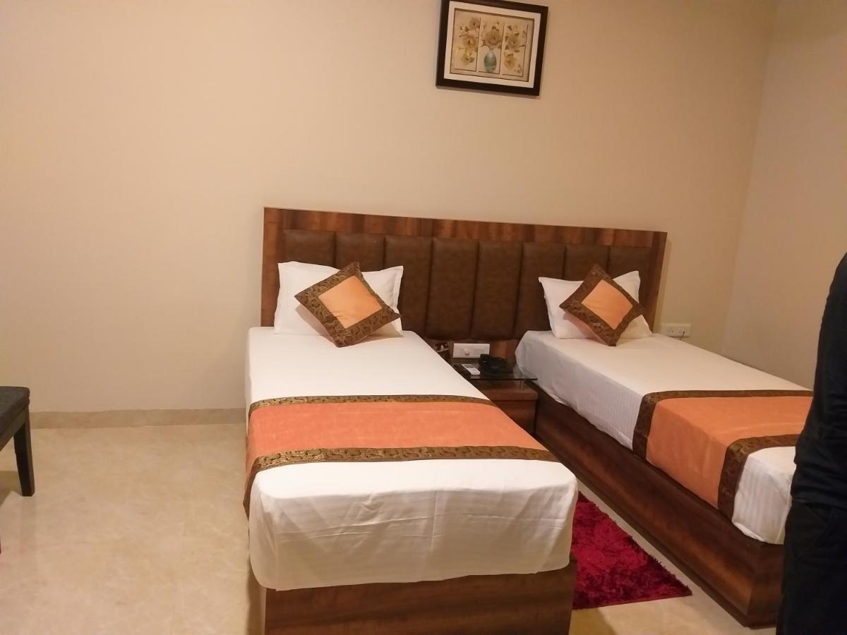 Hotel Radiance Courtyard Varanasi Exteriör bild